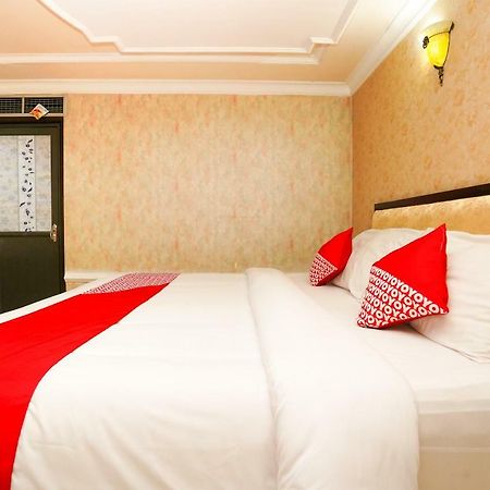 Oyo 1449 Istana Permata Dinoyo Surabaya Ngoại thất bức ảnh