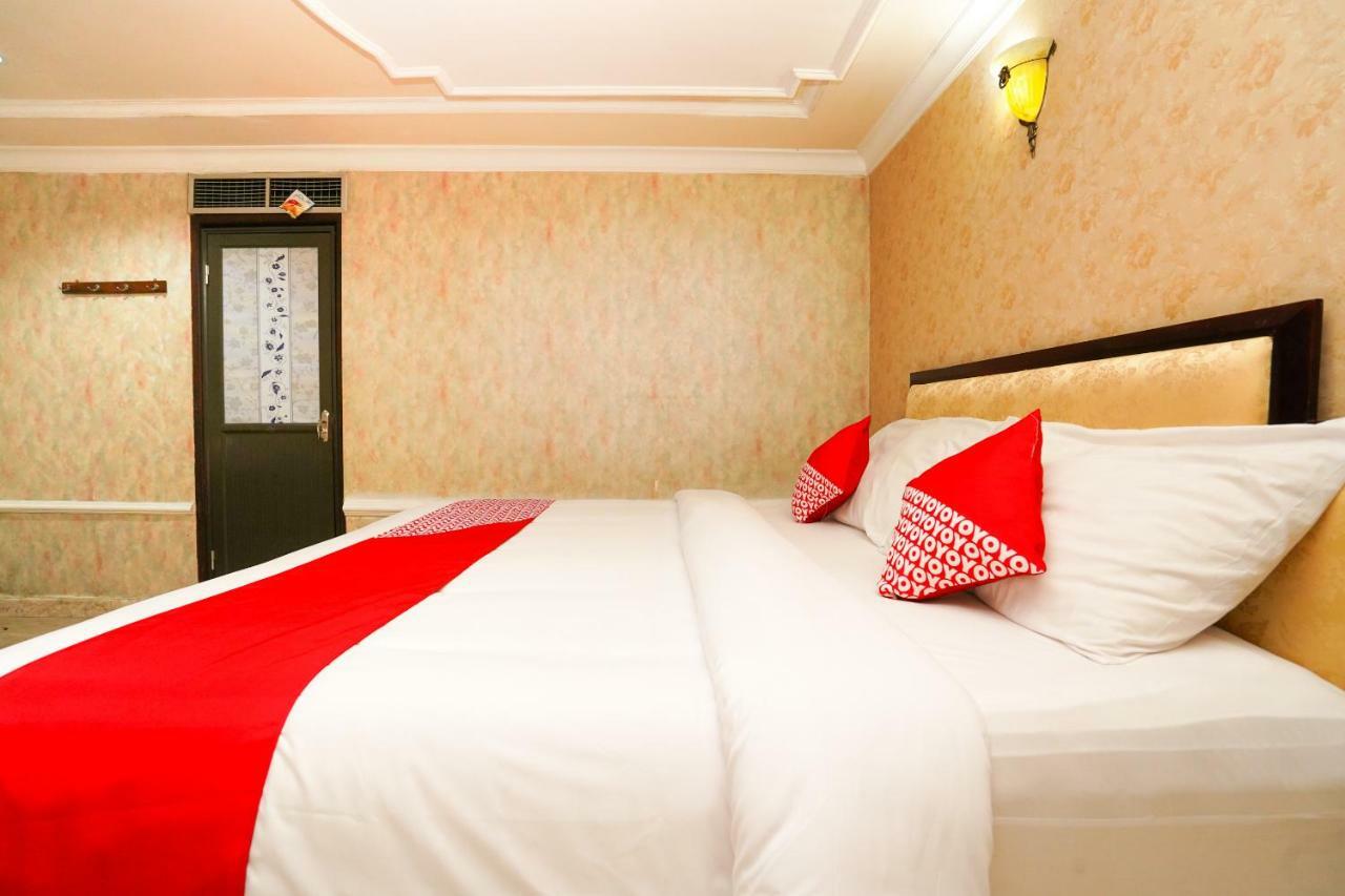 Oyo 1449 Istana Permata Dinoyo Surabaya Ngoại thất bức ảnh