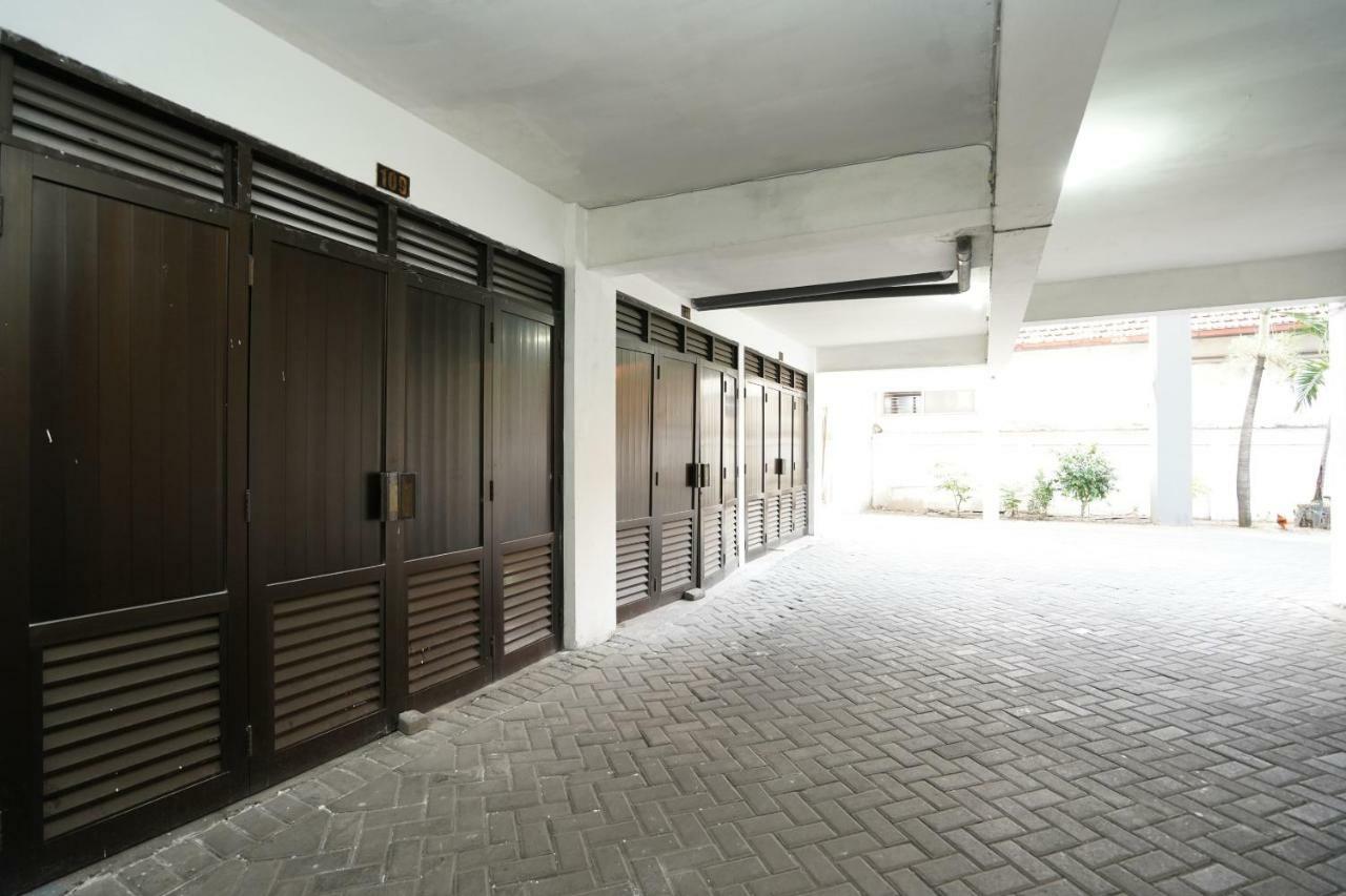 Oyo 1449 Istana Permata Dinoyo Surabaya Ngoại thất bức ảnh