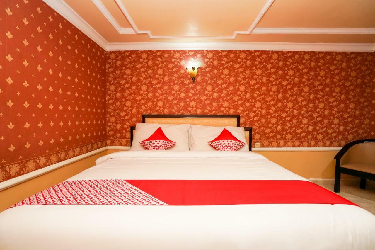 Oyo 1449 Istana Permata Dinoyo Surabaya Ngoại thất bức ảnh