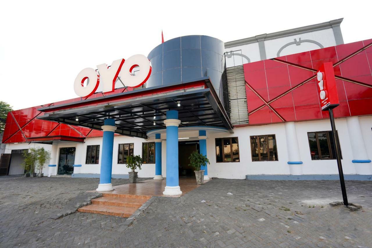 Oyo 1449 Istana Permata Dinoyo Surabaya Ngoại thất bức ảnh