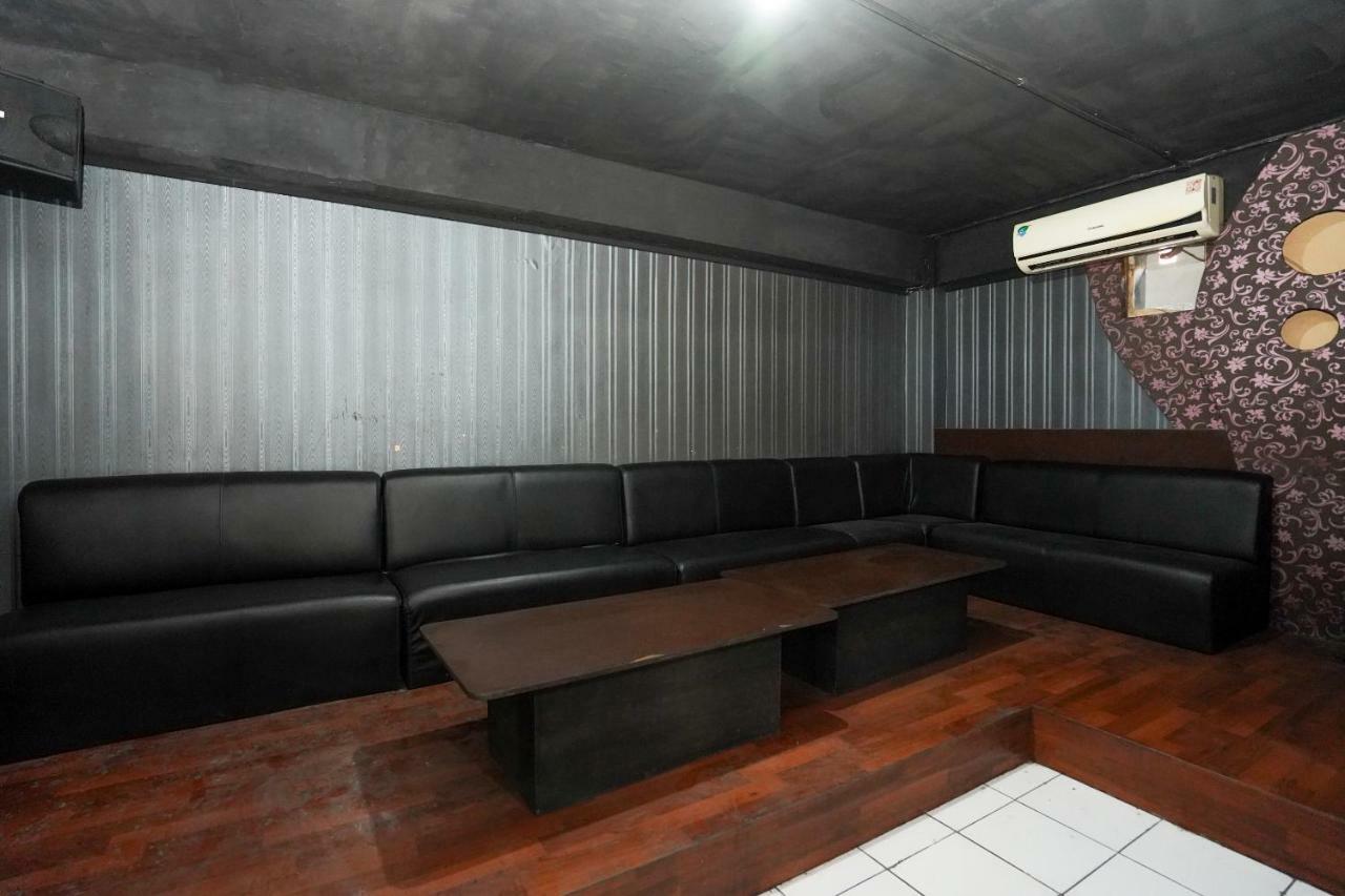 Oyo 1449 Istana Permata Dinoyo Surabaya Ngoại thất bức ảnh