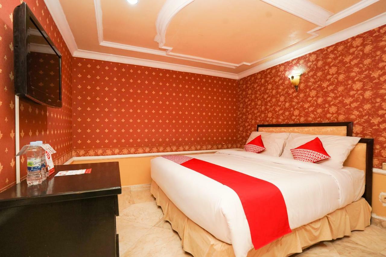 Oyo 1449 Istana Permata Dinoyo Surabaya Ngoại thất bức ảnh